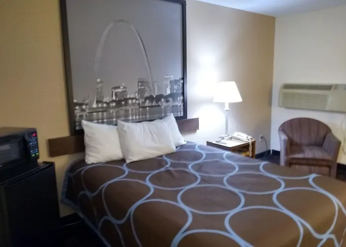 Super 8 By Wyndham Boonville
