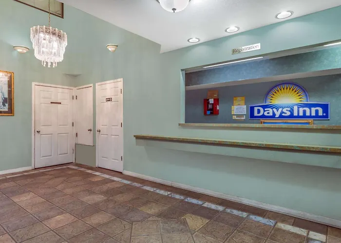 Hotels Close to Airport Days Inn Windcrest By Wyndham San Antonio