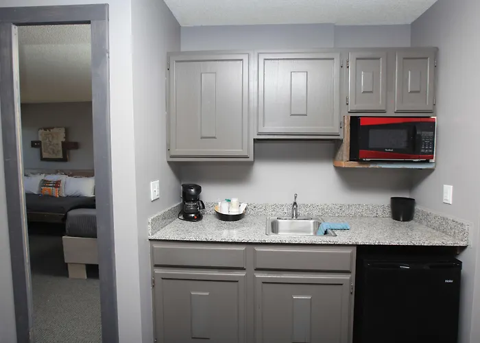 Central hotel: Vintage Block Inn & Suites