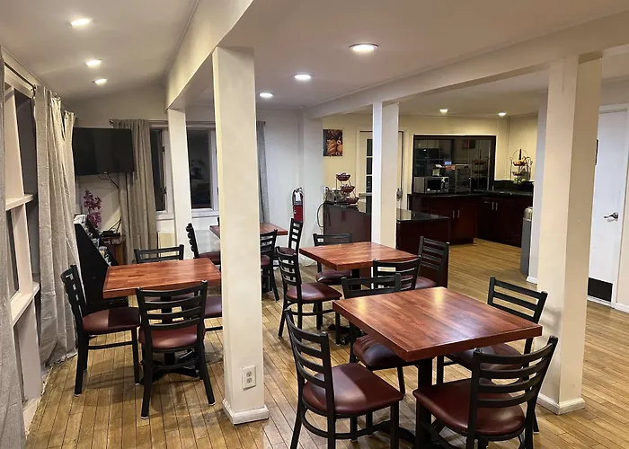 Surestay Plus By Best Western Woodbury Inn