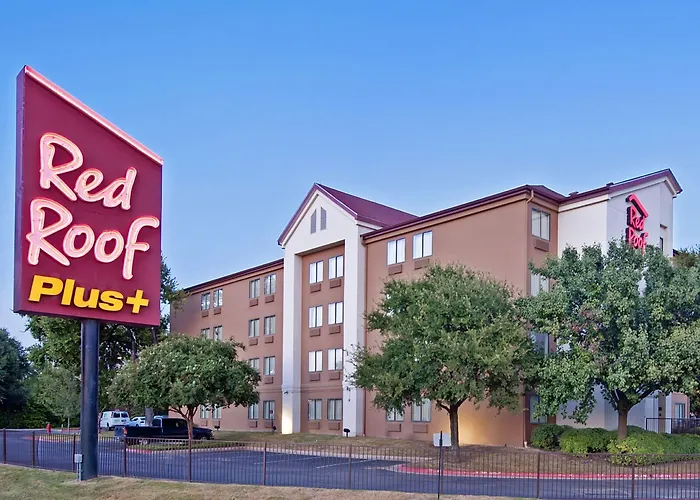 Kid friendly hotel Red Roof Inn Plus+ Austin South