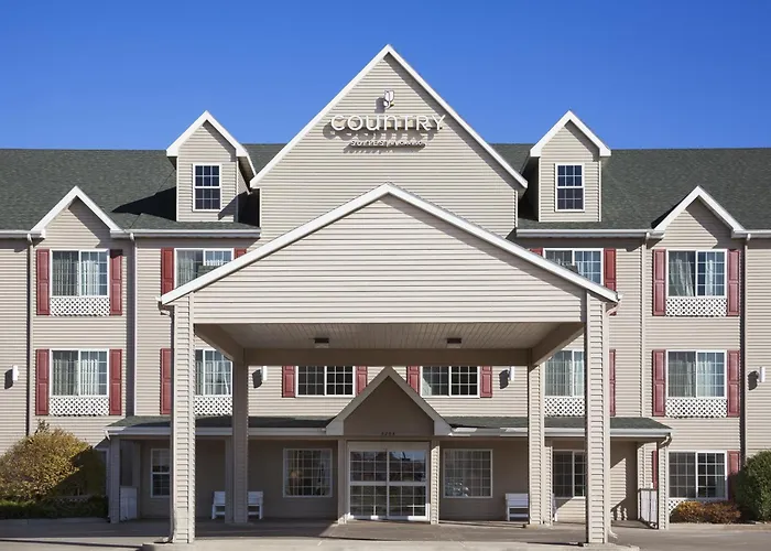Pet Friendly hotel: Country Inn & Suites By Radisson Bismarck Waterpark