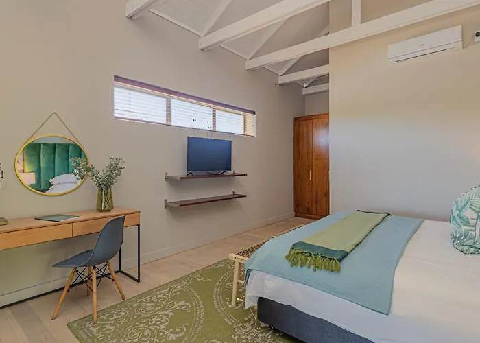 Hotels with pool Ladybird Boutique At Kanonkop