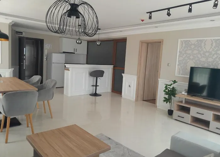 Vemara City Boutique -Free Parking