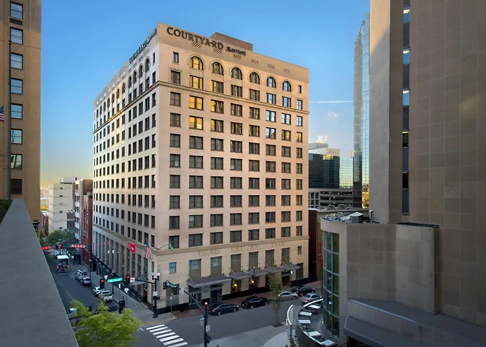 Courtyard By Marriott Downtown