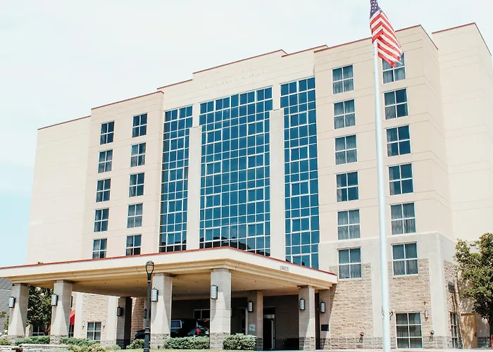 Hotel Topeka At City Center