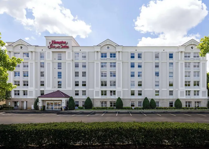 Сity center hotels Hampton Inn & Suites Raleigh Cary Lenovo Center