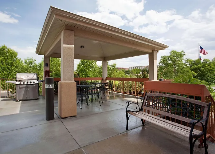 Sonesta Simply Suites Denver West Federal Center