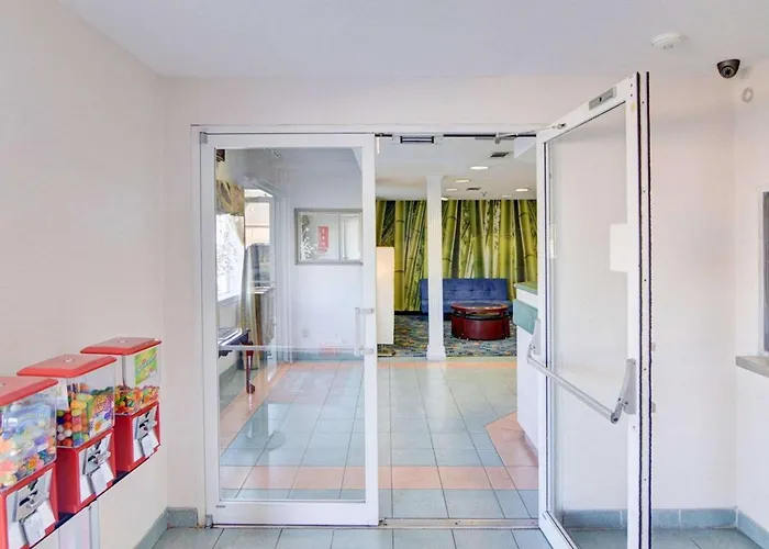 Rodeway Inn & Suites Lewisville I-35