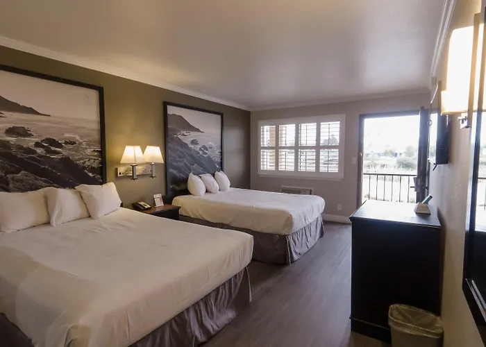 Super 8 By Wyndham Santa Cruz Beach