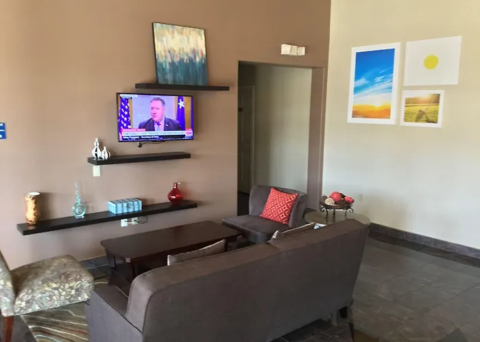 Days Inn & Suites By Wyndham Houston North - Spring