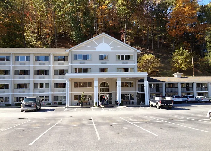 Cherokee Grand Hotel