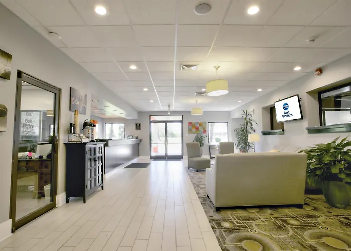 Days Inn & Suites By Wyndham Johnson City