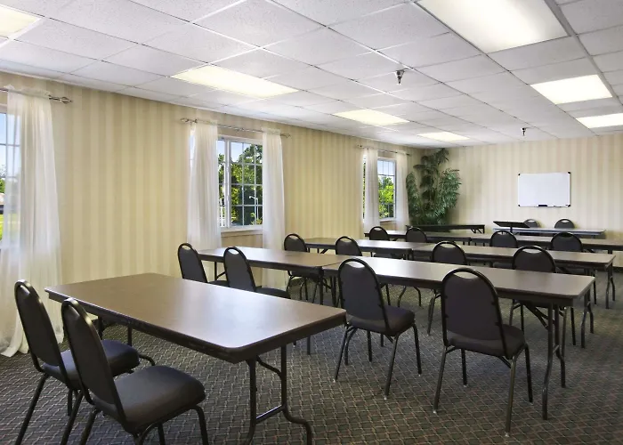 Motels Microtel Inn & Suites