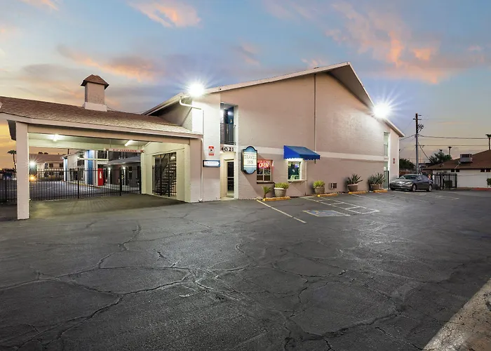 Motel: Travel Inn