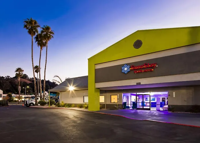 Motel: Surestay Plus Hotel By Best Western Point Richmond