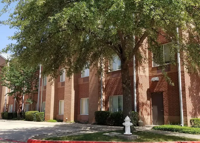 Comfort Inn & Suites North Dallas-Addison