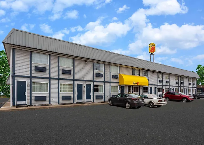 Super 8 By Wyndham Wooster