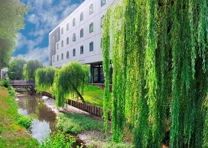 Animaux admis Western Plus Evreux Palais Des Congrès