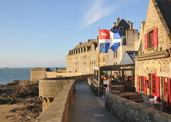 Hôtel 3 étoiles: The Originals Boutique, Hôtel des Marins, Saint-Malo (Inter-Hotel)