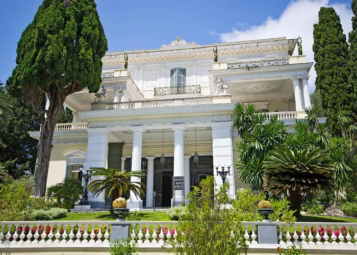 Pet Friendly hotel: Divani Corfu Palace
