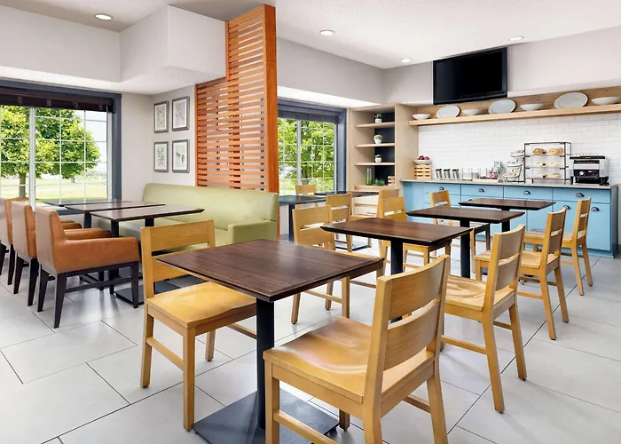 Country Inn & Suites By Radisson, Big Flats