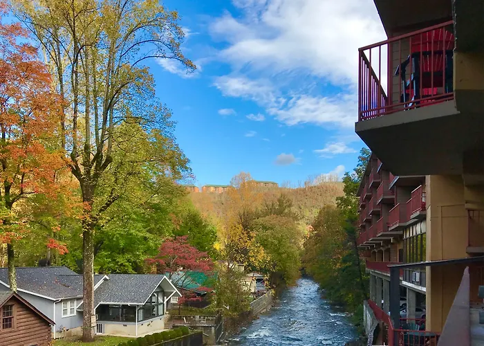 Baymont By Wyndham Gatlinburg On The River