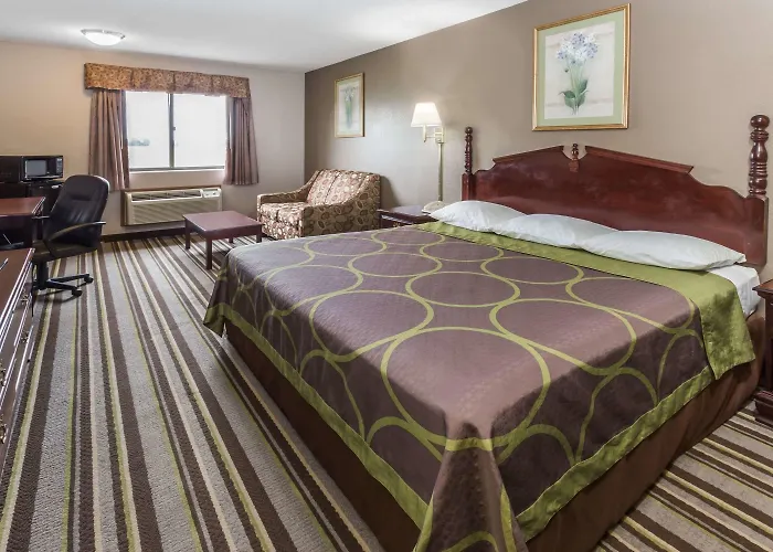 Super 8 By Wyndham Yorkville