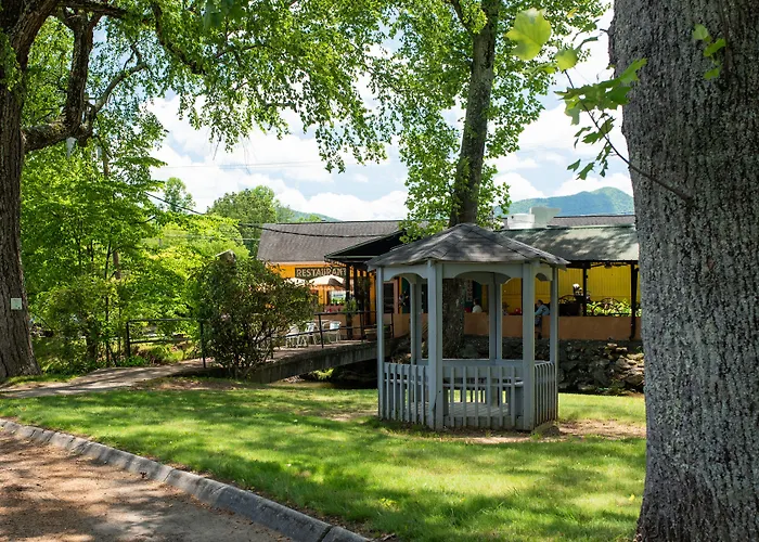 Super 8 By Wyndham Black Mountain Asheville East