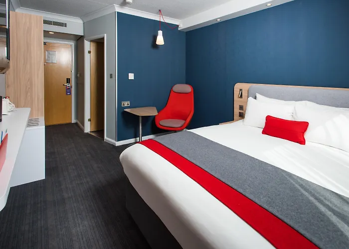 Holiday Inn Express London Luton Airport By Ihg