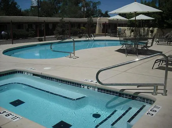 Motels El Pueblo Lodge