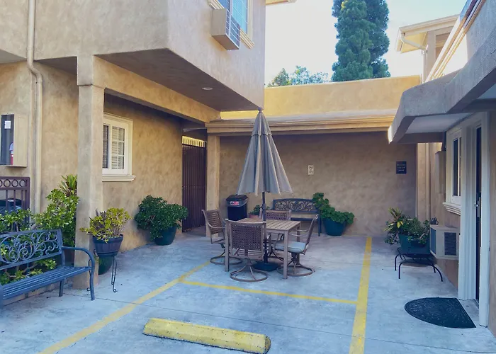 Motel: Nite Inn At Universal City - Walking Distance To Universal Studios Hollywood