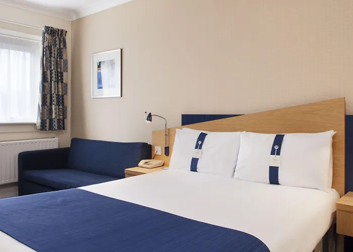 Holiday Inn Express Oxford Kassam Stadium By Ihg