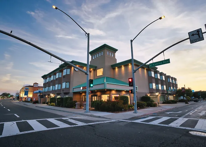 Hotel Aluxor Sfo, Shuttle Service