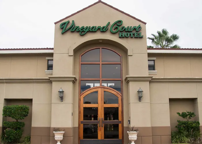 Vineyard Court Designer Suites Hotel