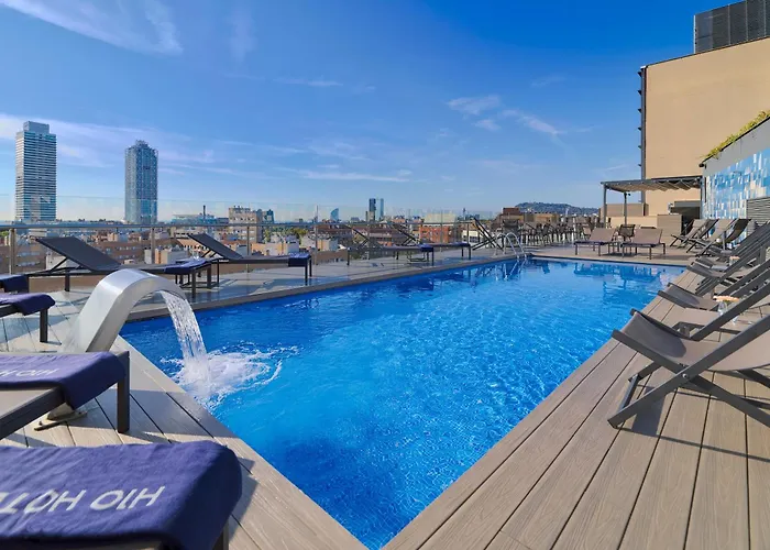 Hotel with pool: H10 Marina Barcelona