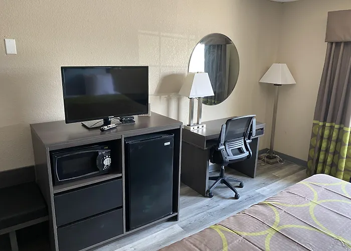 Super 8 By Wyndham Gainesville Tx
