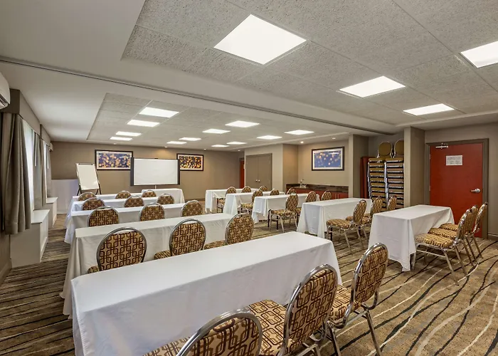 Best Western Plus Burlington Inn & Suites
