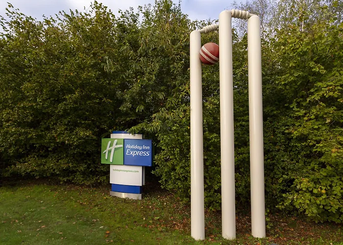Holiday Inn Express Southampton - M27, J7 By Ihg