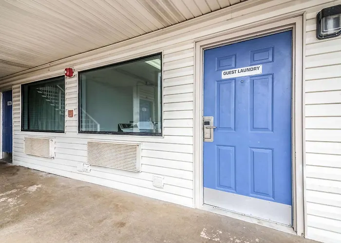 Motel 6-Anniston, Al