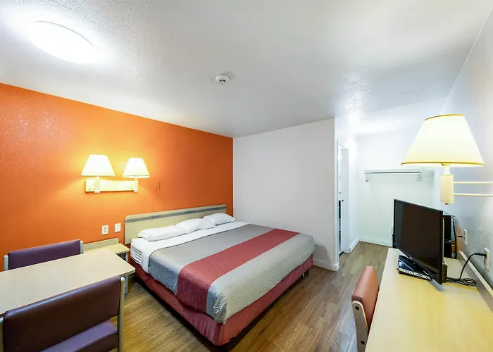 Motel 6-Greenville, Tx