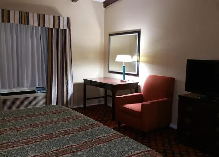 Motels Executive Inn And Suites Waxahachie