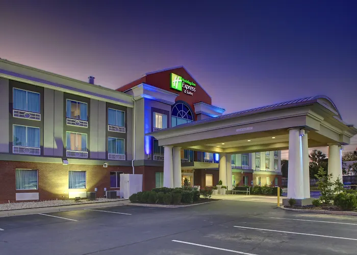 Hotel near College: Holiday Inn Express Hotel & Suites Emporia By Ihg