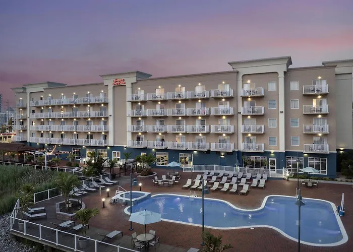 Hampton Inn & Suites Bayfront-Convention Center
