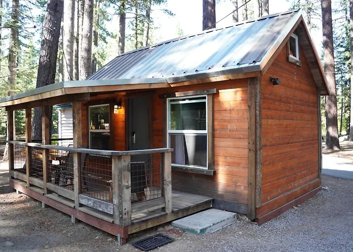Tamarack Lodge Motel