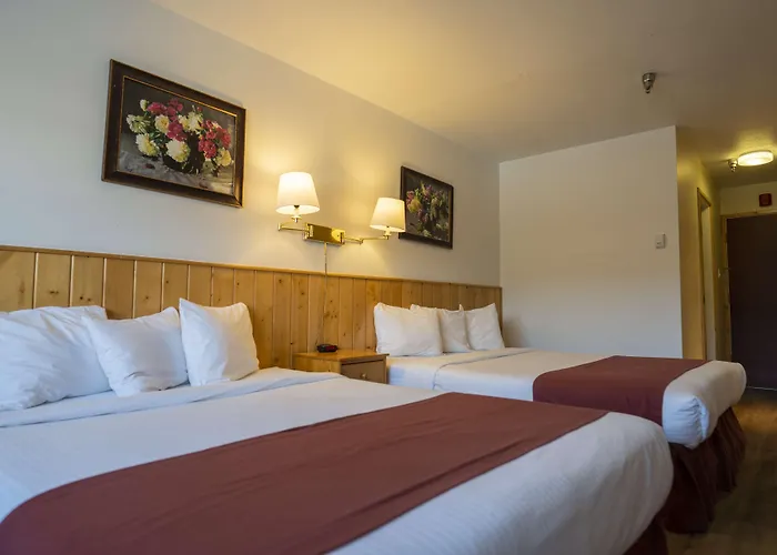 Canadas Best Value Inn- Riverview Hotel
