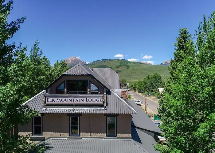 Elk Mountain Lodge