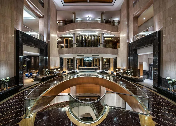 Ritz-Carlton Jakarta, Mega Kuningan