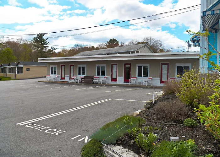 Coast Village Inn