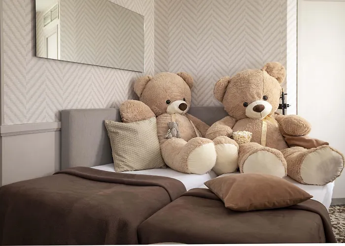 Boutique hotel only: Longchamp Elysees